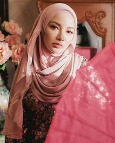 Abaya Neelofa