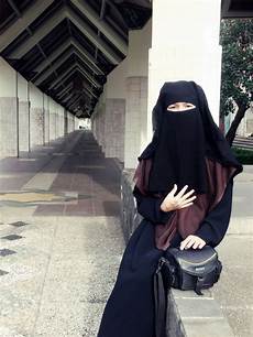 Stone Abaya